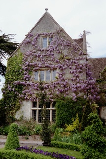 Abbey House Gardens in Malmesbury