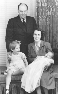 Family group. 1957?